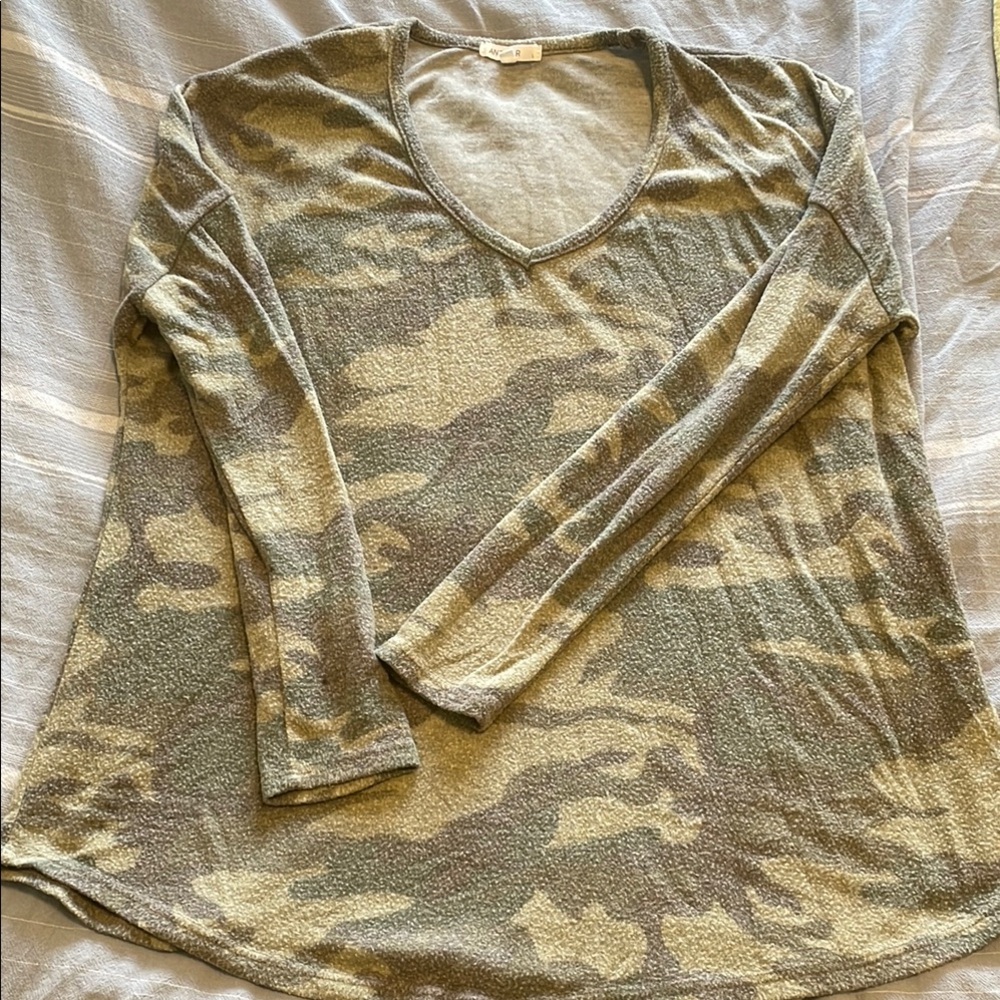 Camo Long Sleeve Top (L)
